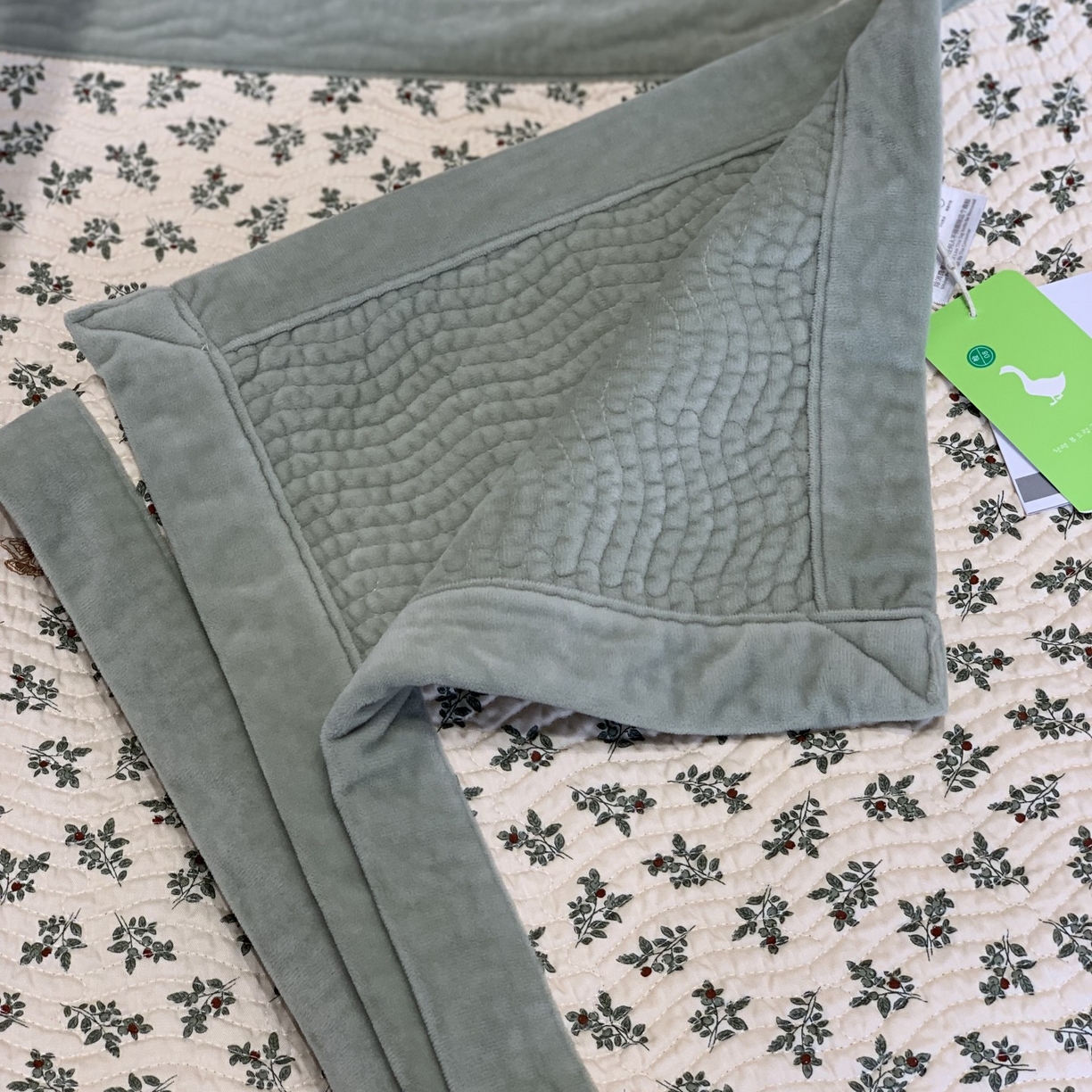 91家纺网 家纺一手货源 找家纺 汇庭 2025秋冬新款卡司绒单品床盖系列 欧菲绿