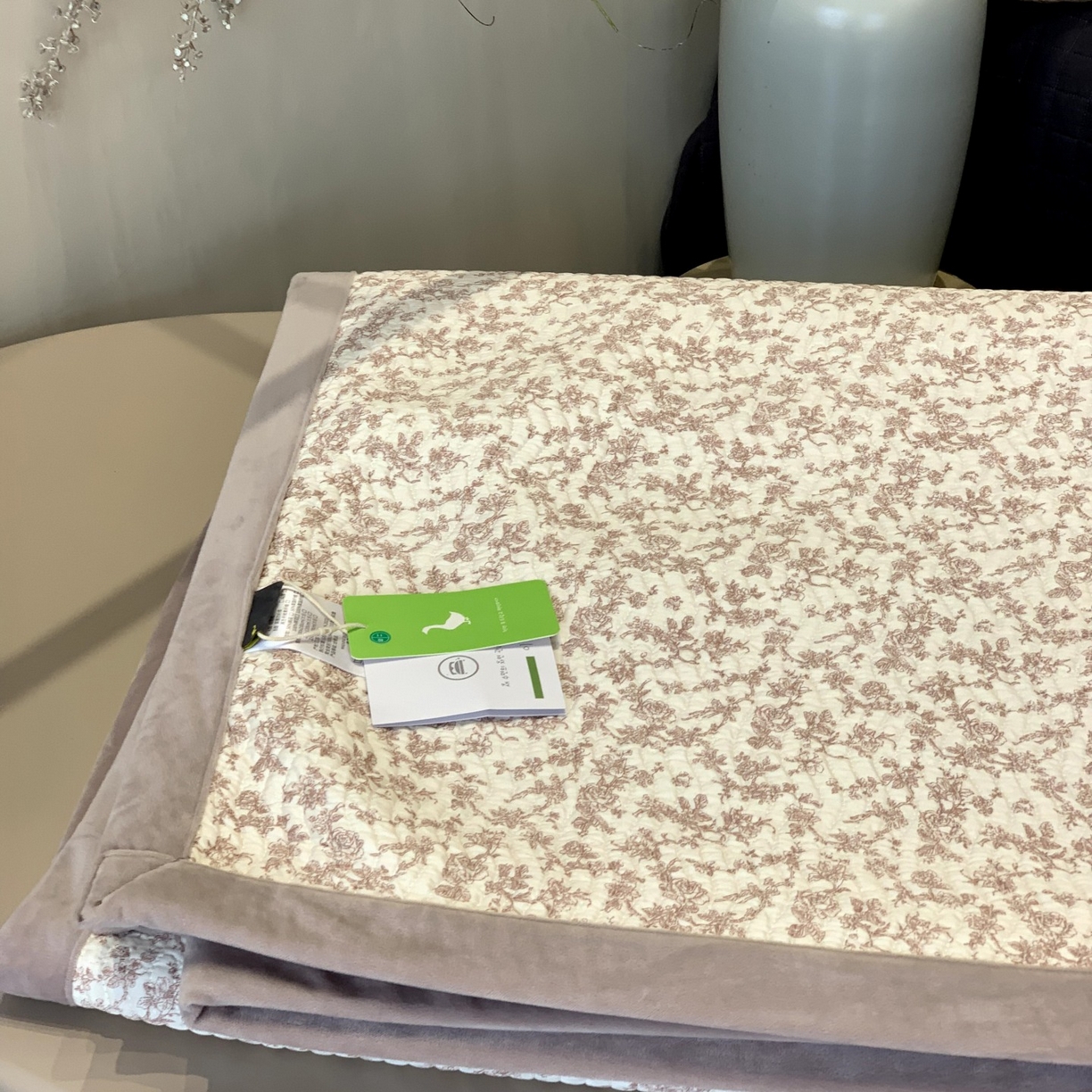 91家纺网 家纺一手货源 找家纺 汇庭 2025秋冬新款卡司绒单品床盖系列 卡琳娜