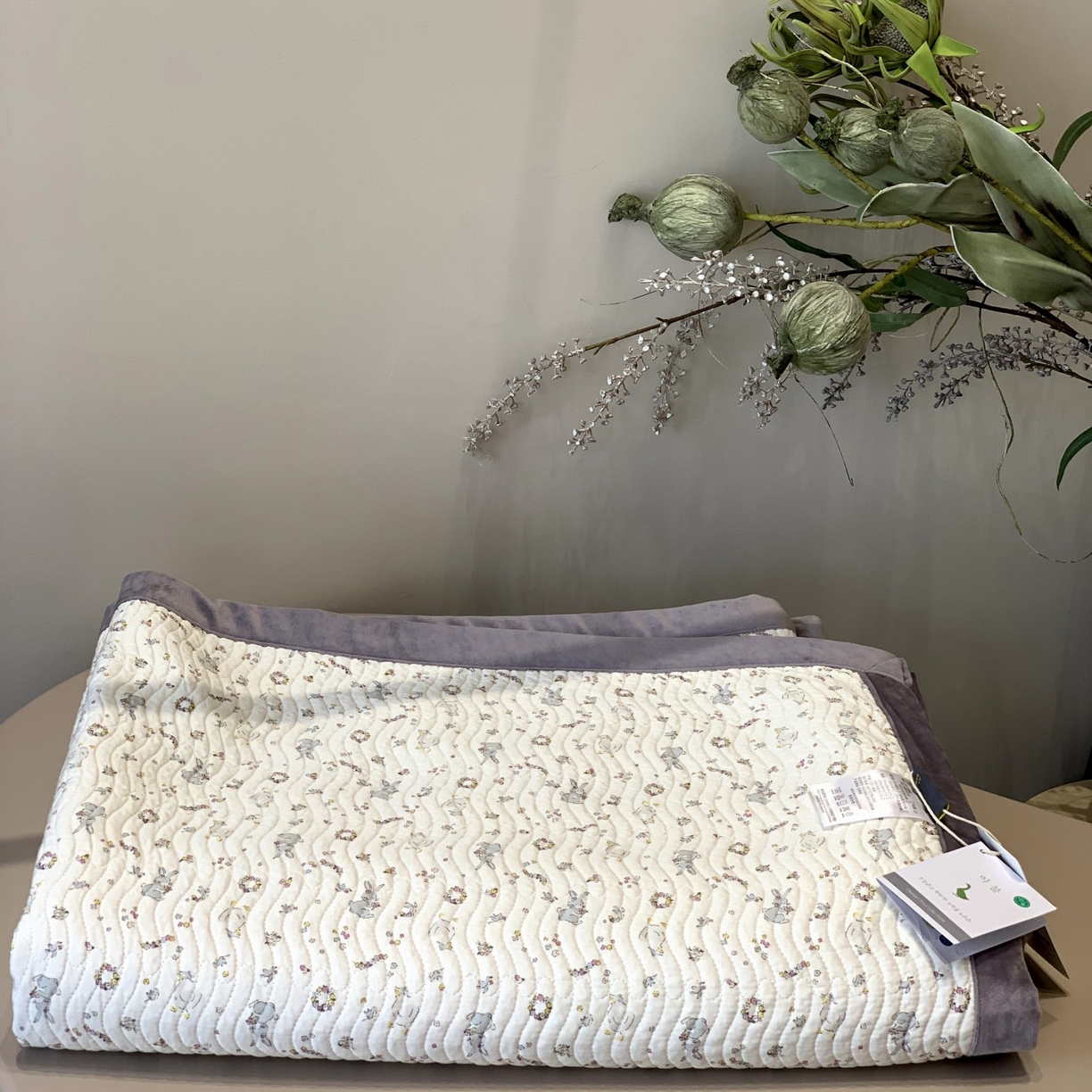 91家纺网 家纺一手货源 找家纺 汇庭 2025秋冬新款卡司绒单品床盖系列 元气兔