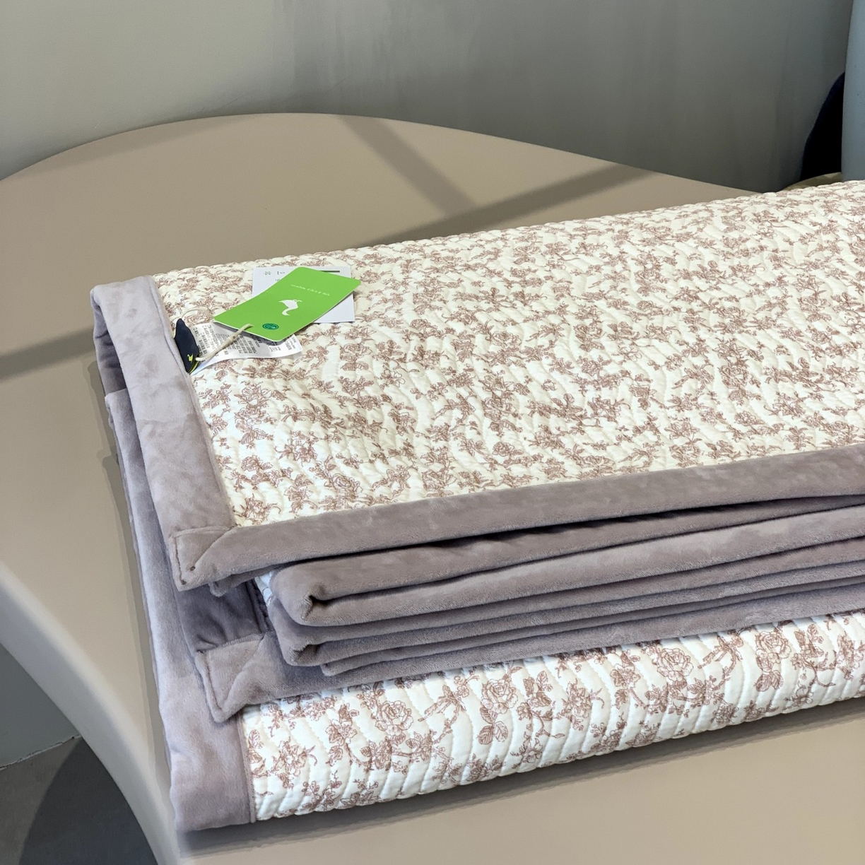 汇庭 2025秋冬新款卡司绒单品床盖系列 卡琳娜