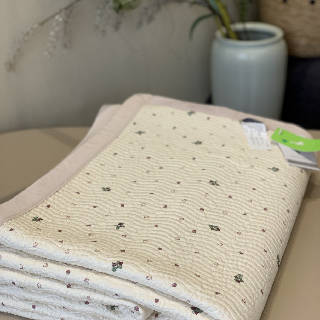 91家纺网 家纺一手货源 找家纺 汇庭 2025秋冬新款卡司绒单品床盖系列 芝麻花