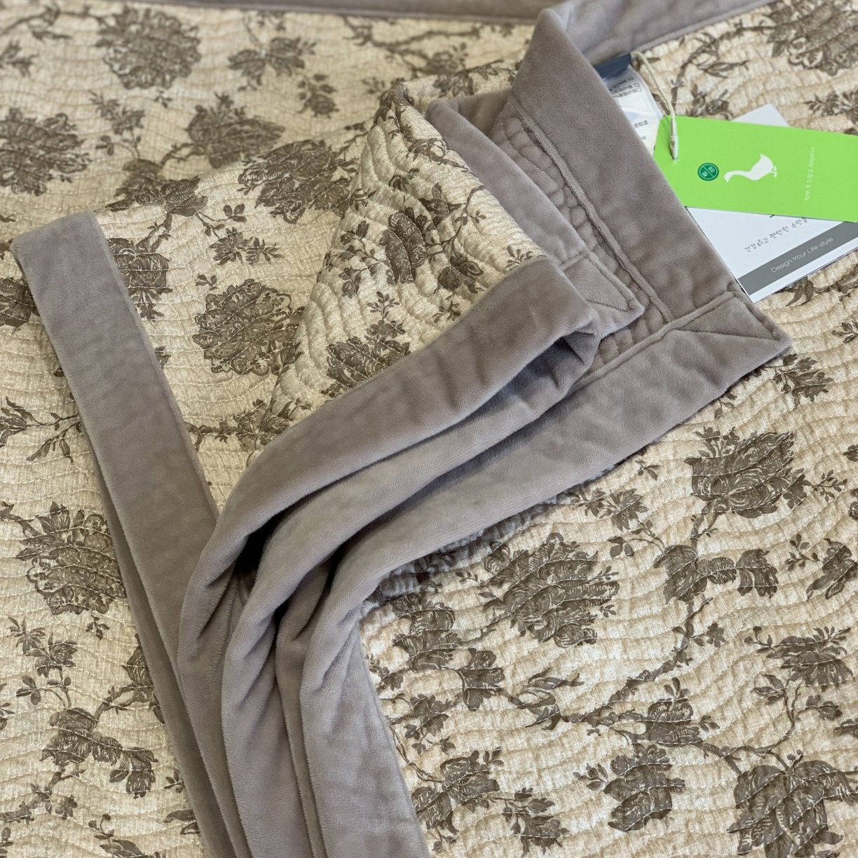 91家纺网 家纺一手货源 找家纺 汇庭 2025秋冬新款卡司绒单品床盖系列 悦雅舒