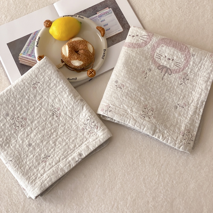 91家纺网 家纺一手货源 找家纺 麻依 2025新款安心棉纱布枕套全棉四层纱布枕套 樱桃兔猫