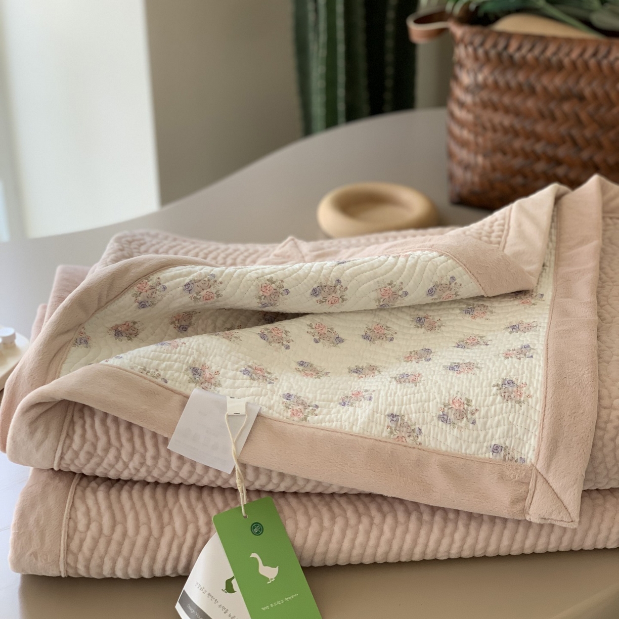 汇庭 2025秋冬新款卡司绒单品床盖系列 蜜语