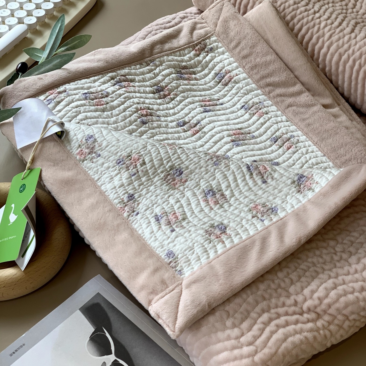 91家纺网 家纺一手货源 找家纺 汇庭 2025秋冬新款卡司绒单品床盖系列 蜜语