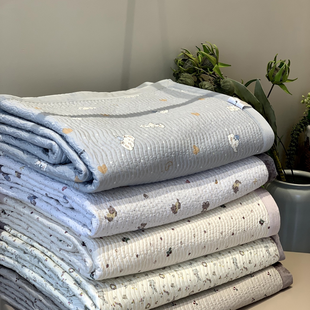 91家纺网 家纺一手货源 找家纺 汇庭 2025秋冬新款卡司绒单品床盖系列 组合