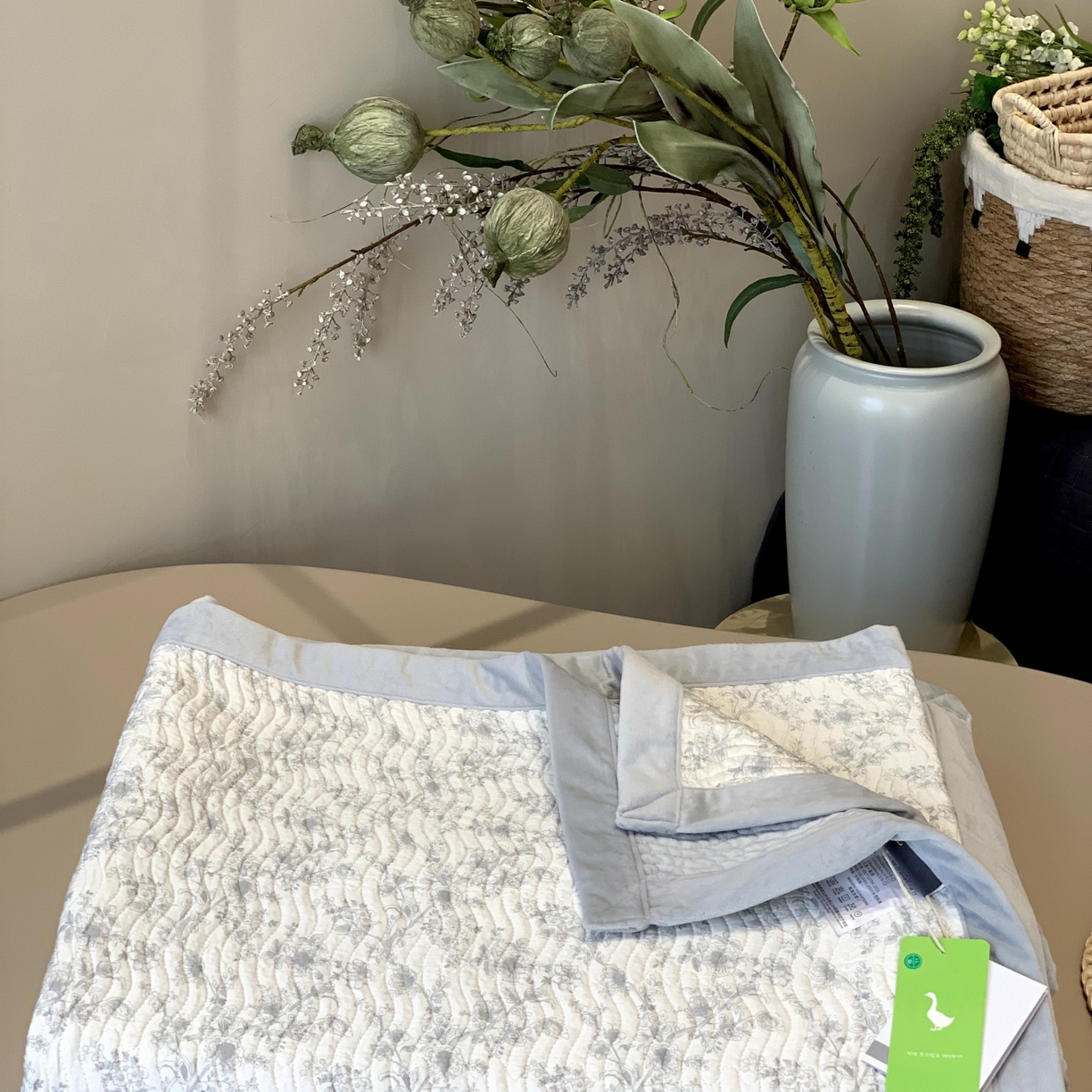 91家纺网 家纺一手货源 找家纺 汇庭 2025秋冬新款卡司绒单品床盖系列 柯蓝特