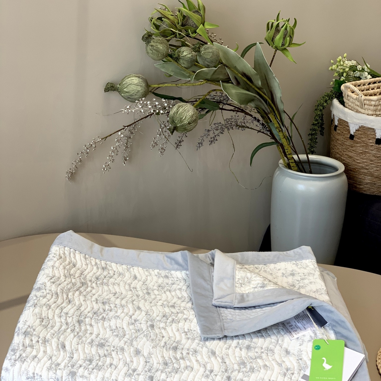 91家纺网 家纺一手货源 找家纺 汇庭 2025秋冬新款卡司绒单品床盖系列 柯蓝特