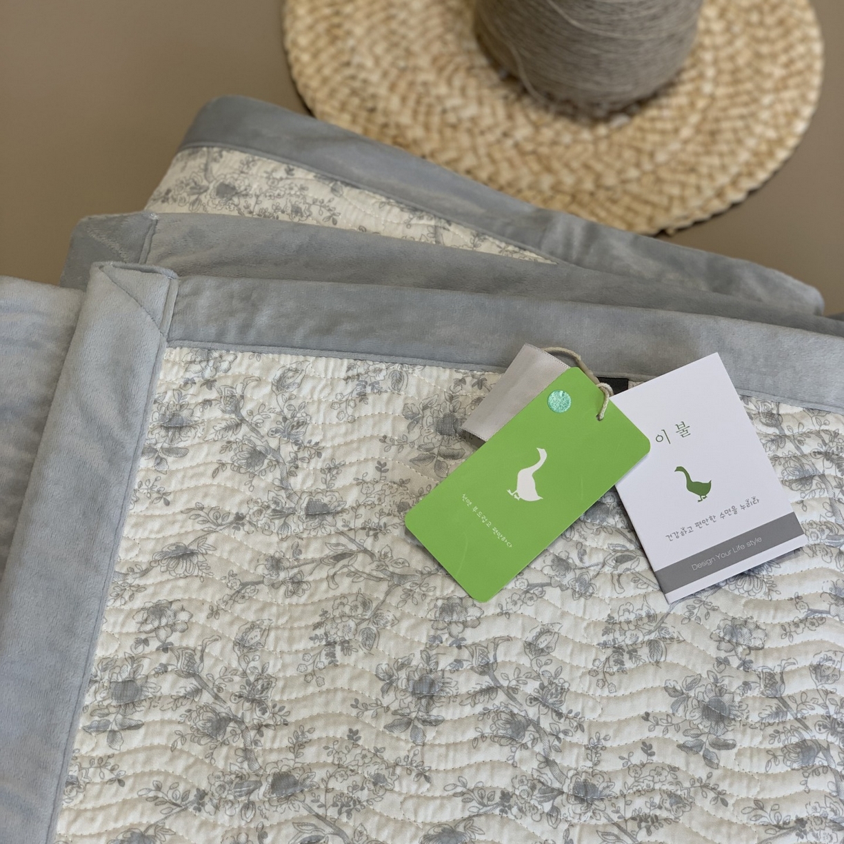 91家纺网 家纺一手货源 找家纺 汇庭 2025秋冬新款卡司绒单品床盖系列 柯蓝特