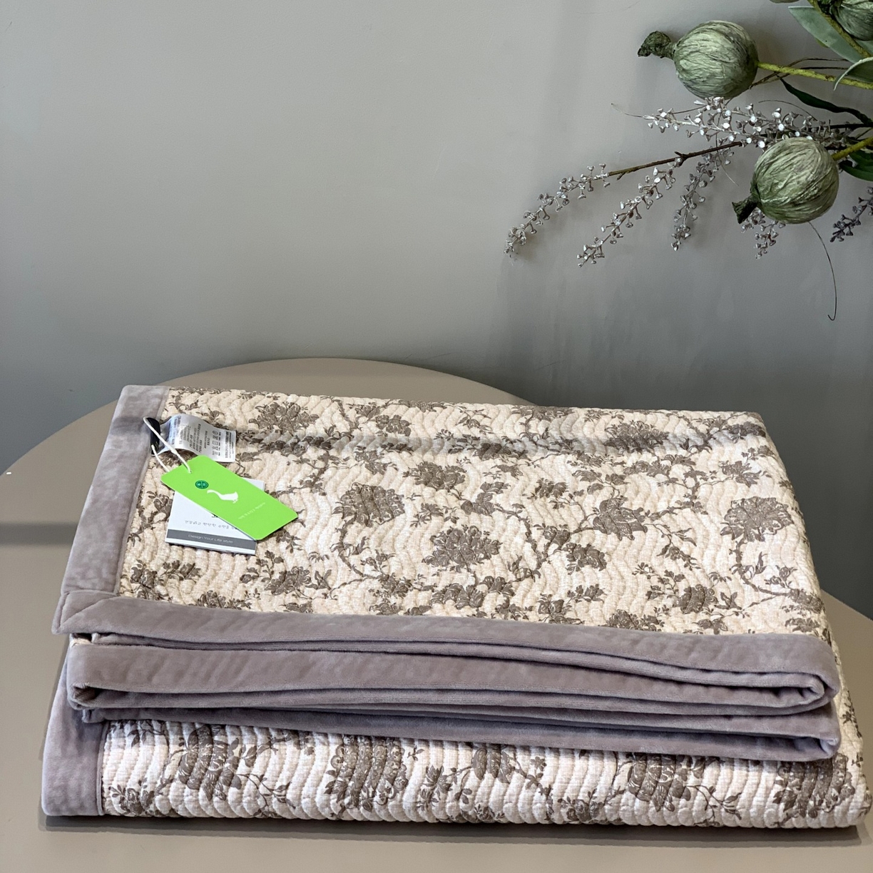 91家纺网 家纺一手货源 找家纺 汇庭 2025秋冬新款卡司绒单品床盖系列 悦雅舒