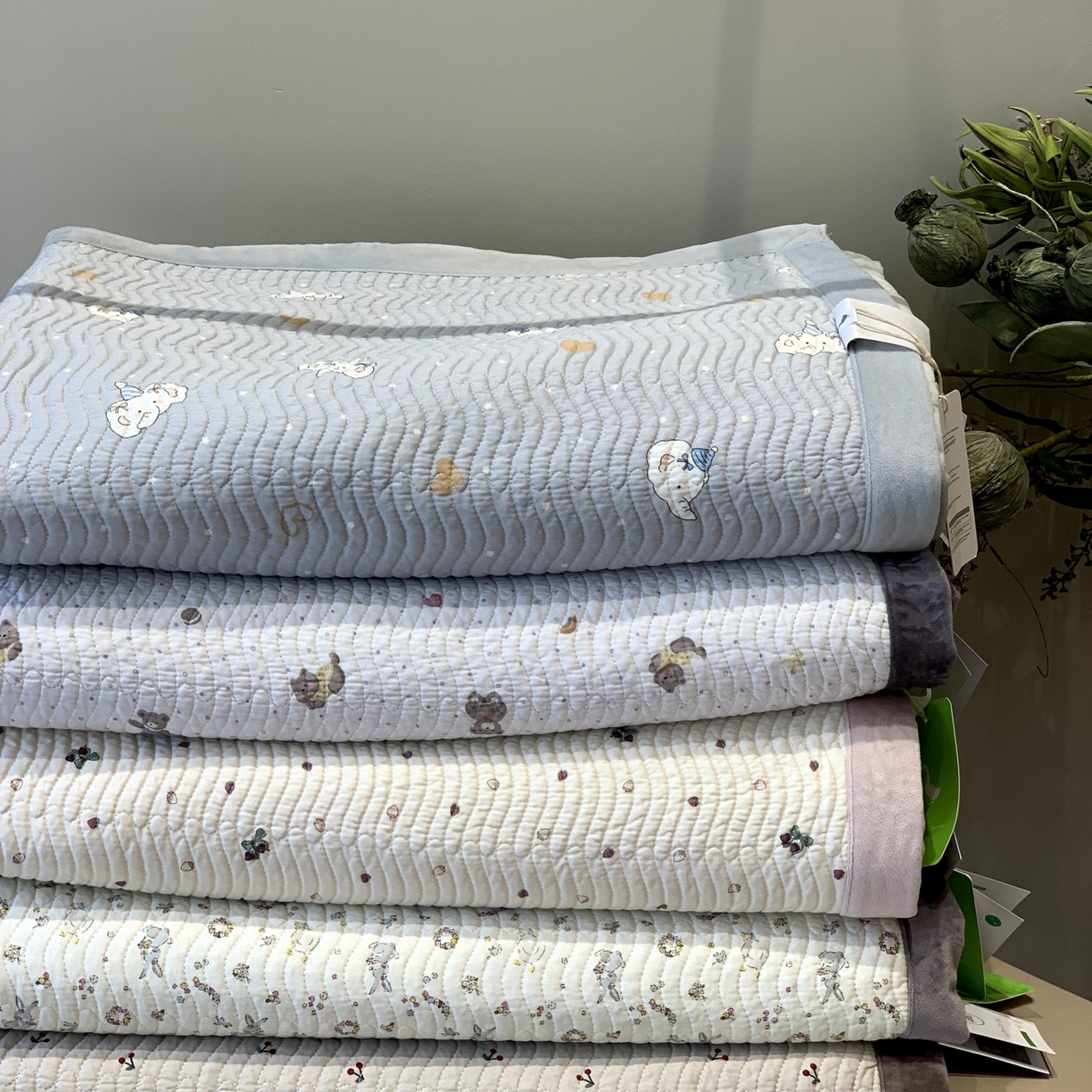 91家纺网 家纺一手货源 找家纺 汇庭 2025秋冬新款卡司绒单品床盖系列 组合