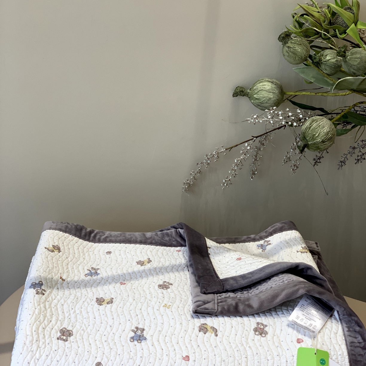 91家纺网 家纺一手货源 找家纺 汇庭 2025秋冬新款卡司绒单品床盖系列 西贝熊