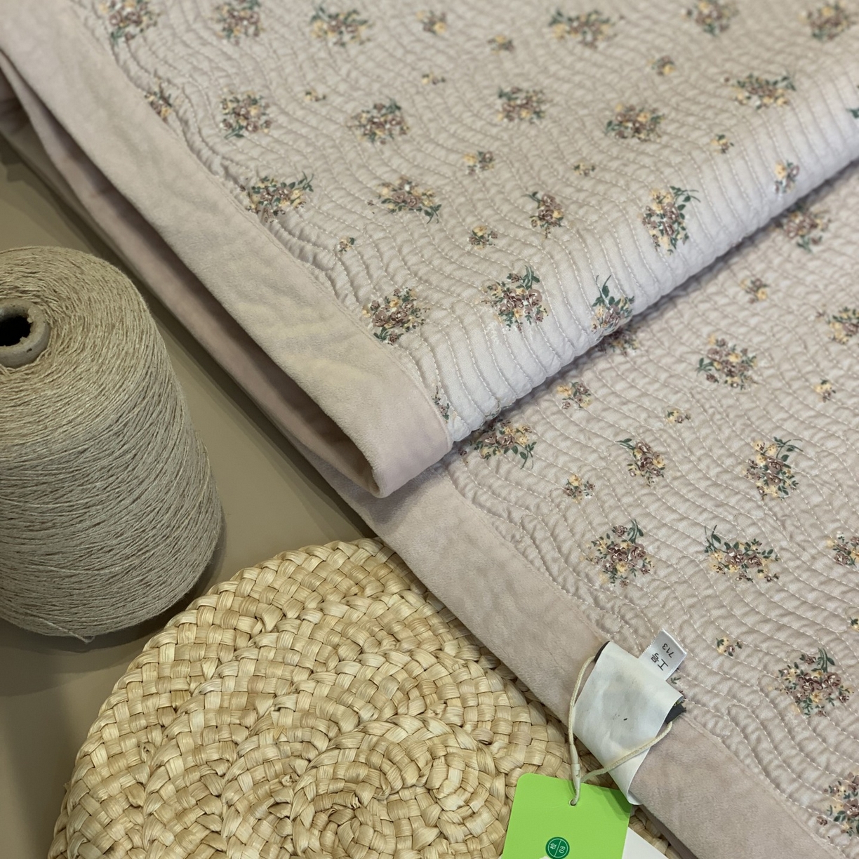 91家纺网 家纺一手货源 找家纺 汇庭 2025秋冬新款卡司绒单品床盖系列 美丽思