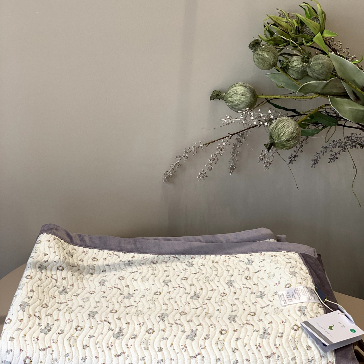 91家纺网 家纺一手货源 找家纺 汇庭 2025秋冬新款卡司绒单品床盖系列 元气兔