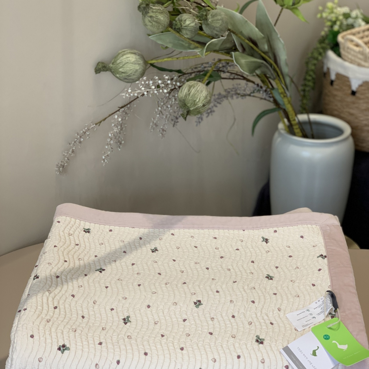 91家纺网 家纺一手货源 找家纺 汇庭 2025秋冬新款卡司绒单品床盖系列 芝麻花