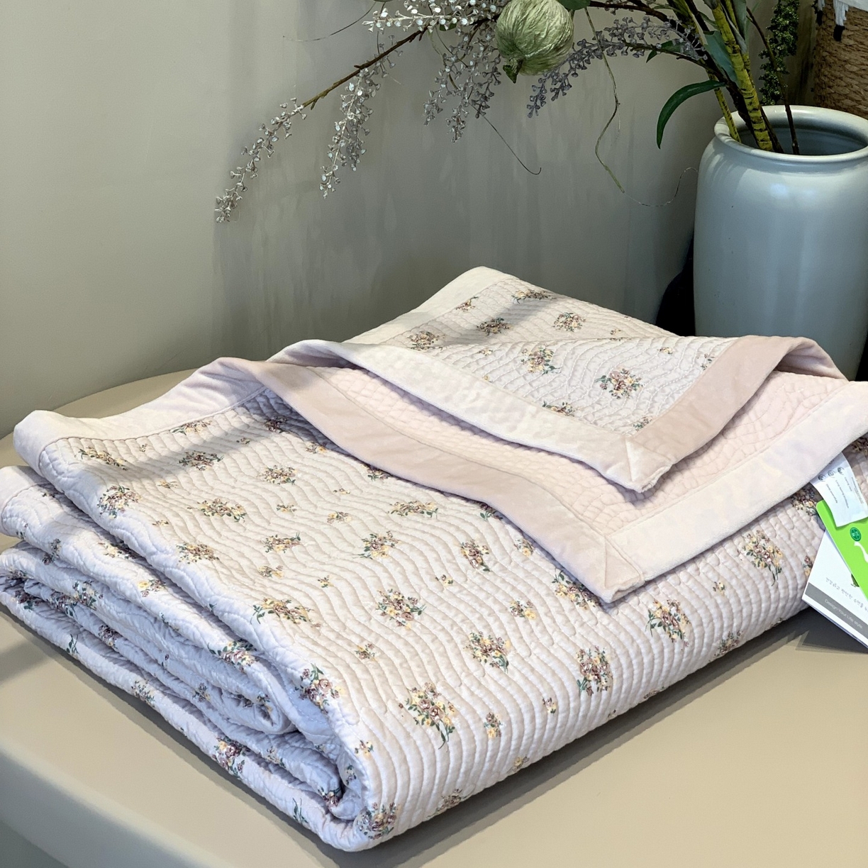 91家纺网 家纺一手货源 找家纺 汇庭 2025秋冬新款卡司绒单品床盖系列 美丽思