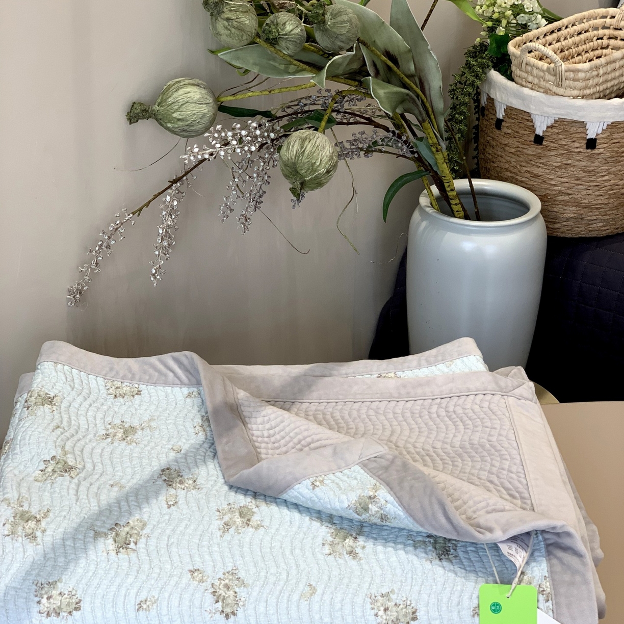 91家纺网 家纺一手货源 找家纺 汇庭 2025秋冬新款卡司绒单品床盖系列 悠然蓝