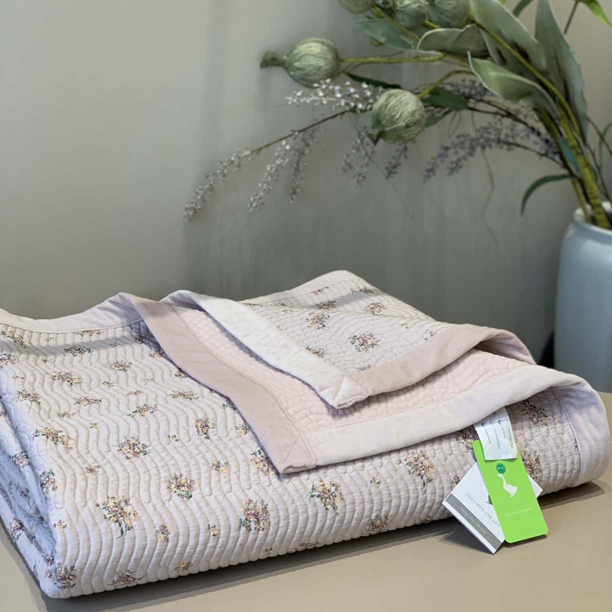 91家纺网 家纺一手货源 找家纺 汇庭 2025秋冬新款卡司绒单品床盖系列 美丽思