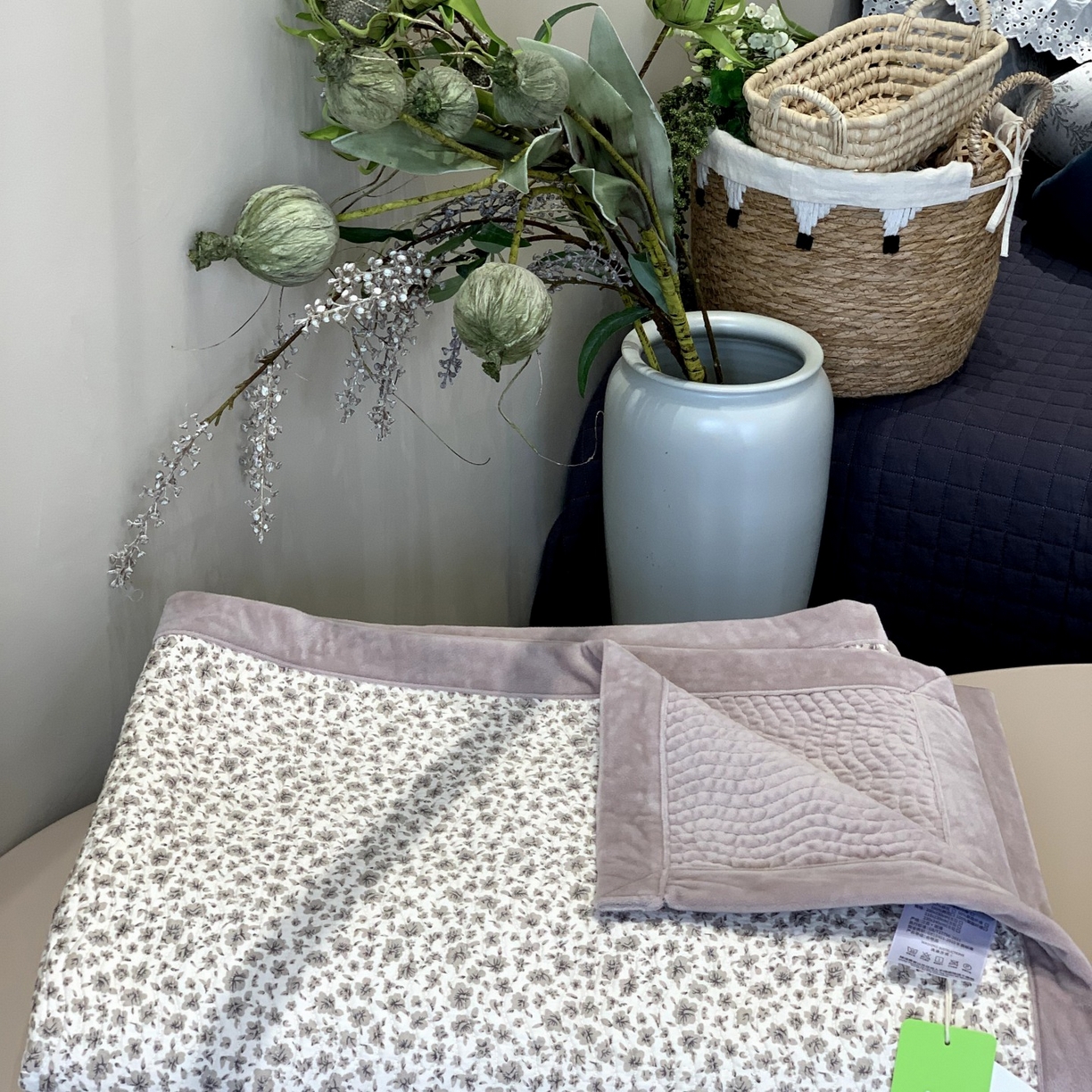 91家纺网 家纺一手货源 找家纺 汇庭 2025秋冬新款卡司绒单品床盖系列 陶紫