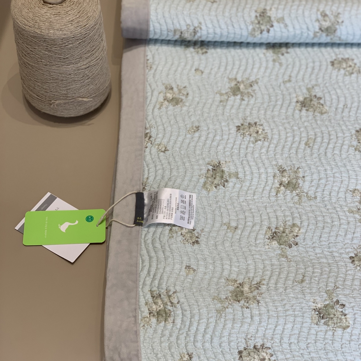 91家纺网 家纺一手货源 找家纺 汇庭 2025秋冬新款卡司绒单品床盖系列 悠然蓝