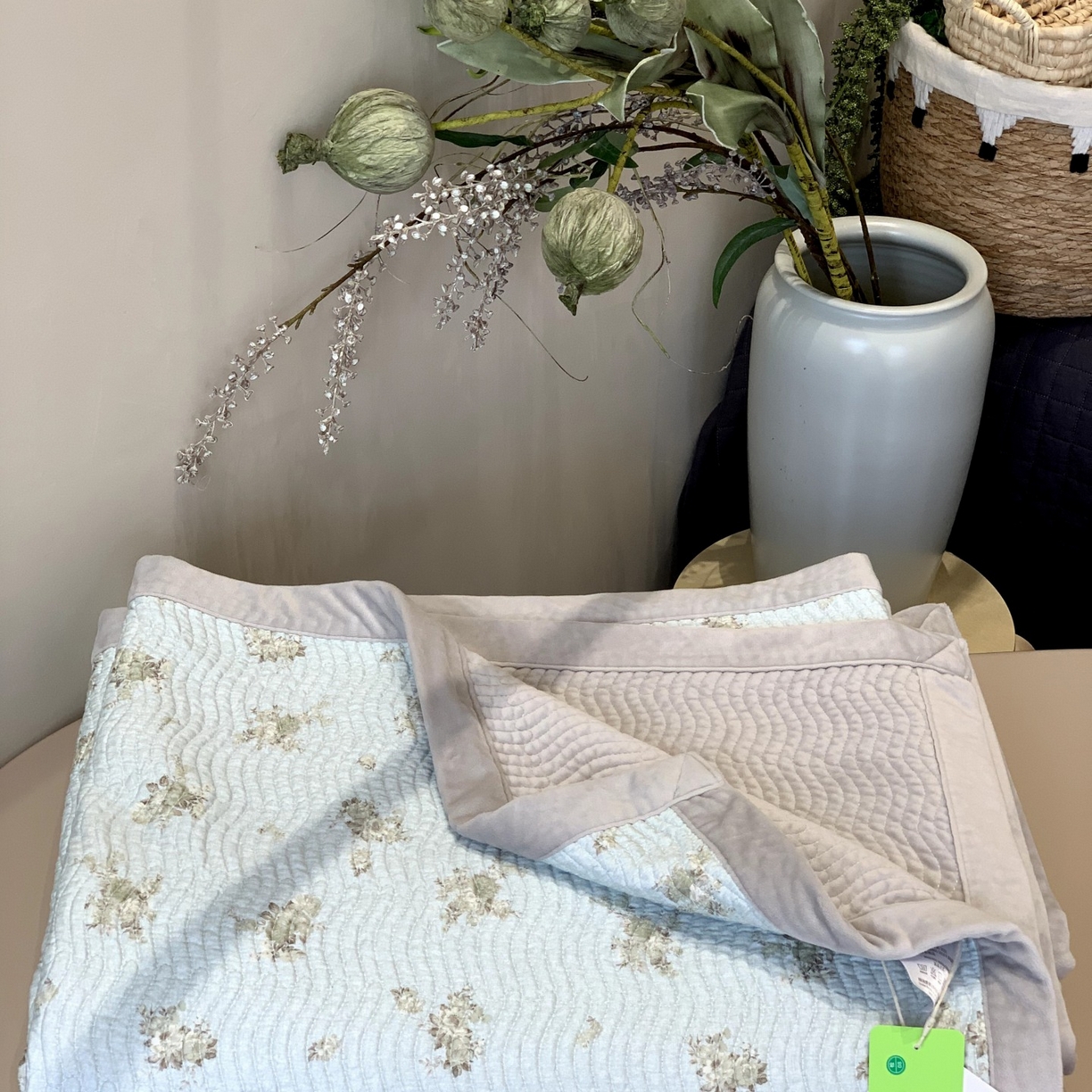 91家纺网 家纺一手货源 找家纺 汇庭 2025秋冬新款卡司绒单品床盖系列 悠然蓝