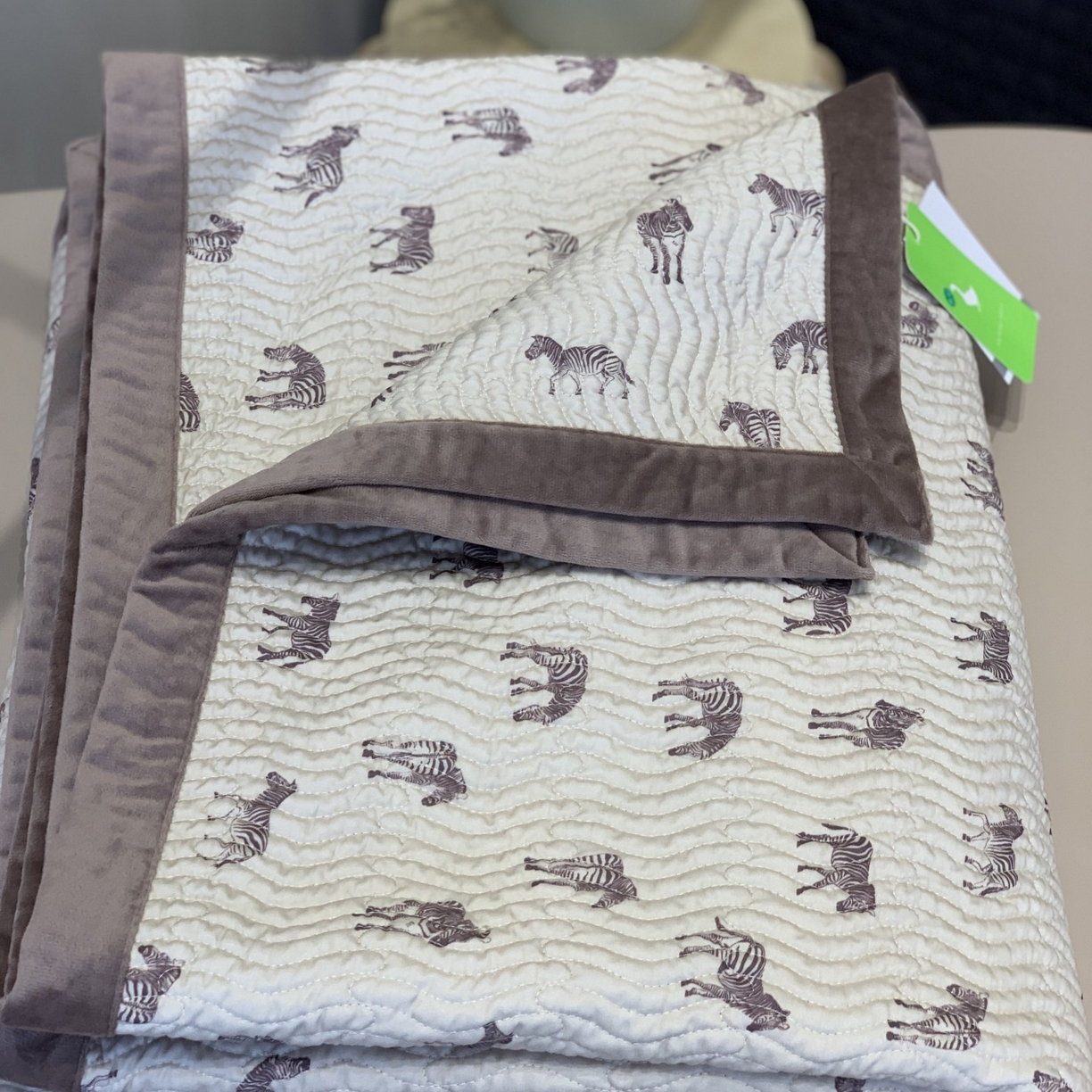 91家纺网 家纺一手货源 找家纺 汇庭 2025秋冬新款卡司绒单品床盖系列 美顿