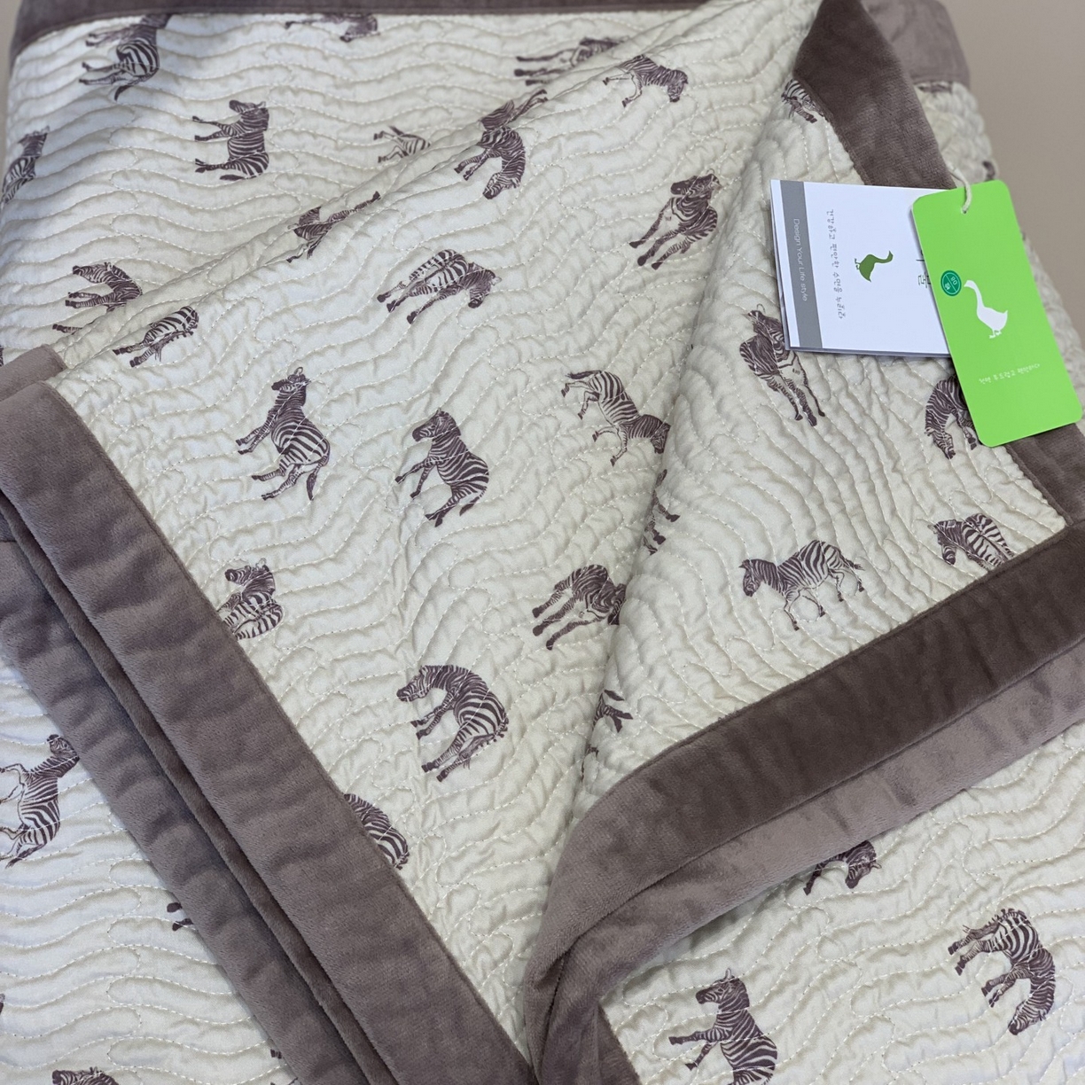 91家纺网 家纺一手货源 找家纺 汇庭 2025秋冬新款卡司绒单品床盖系列 美顿