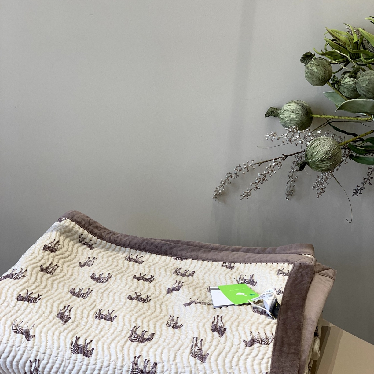 91家纺网 家纺一手货源 找家纺 汇庭 2025秋冬新款卡司绒单品床盖系列 美顿