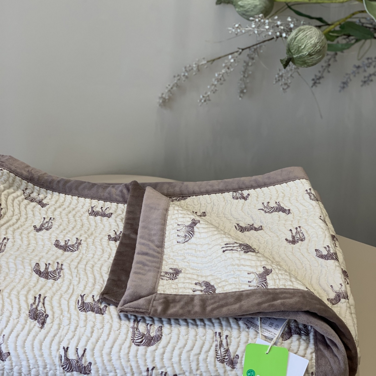 91家纺网 家纺一手货源 找家纺 汇庭 2025秋冬新款卡司绒单品床盖系列 美顿