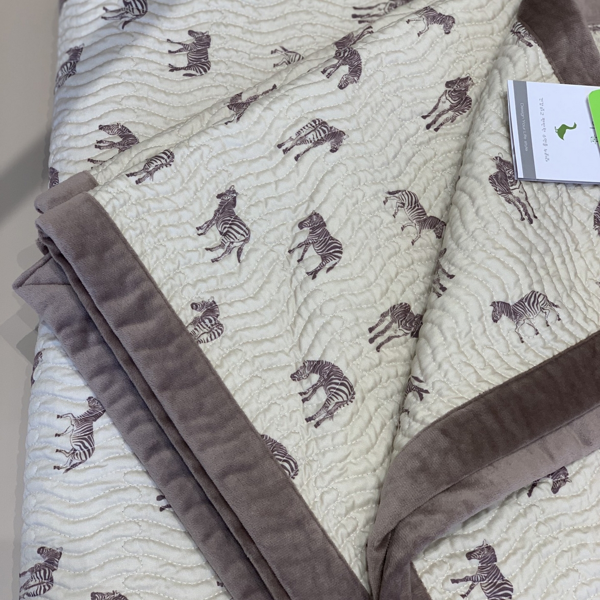 91家纺网 家纺一手货源 找家纺 汇庭 2025秋冬新款卡司绒单品床盖系列 美顿