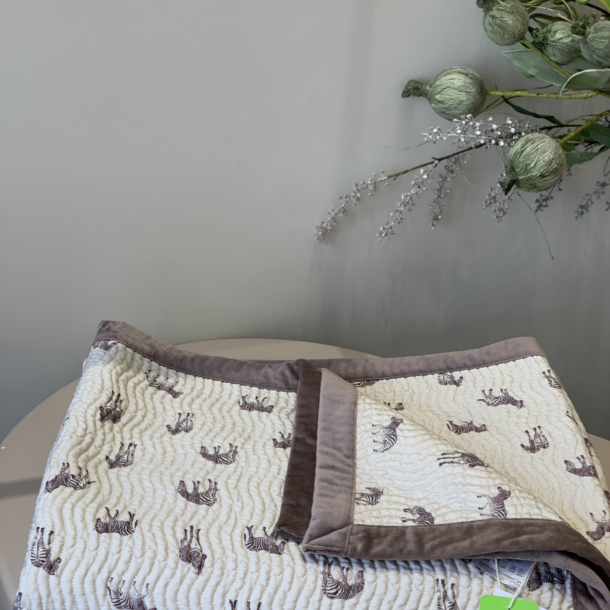 91家纺网 家纺一手货源 找家纺 汇庭 2025秋冬新款卡司绒单品床盖系列 美顿