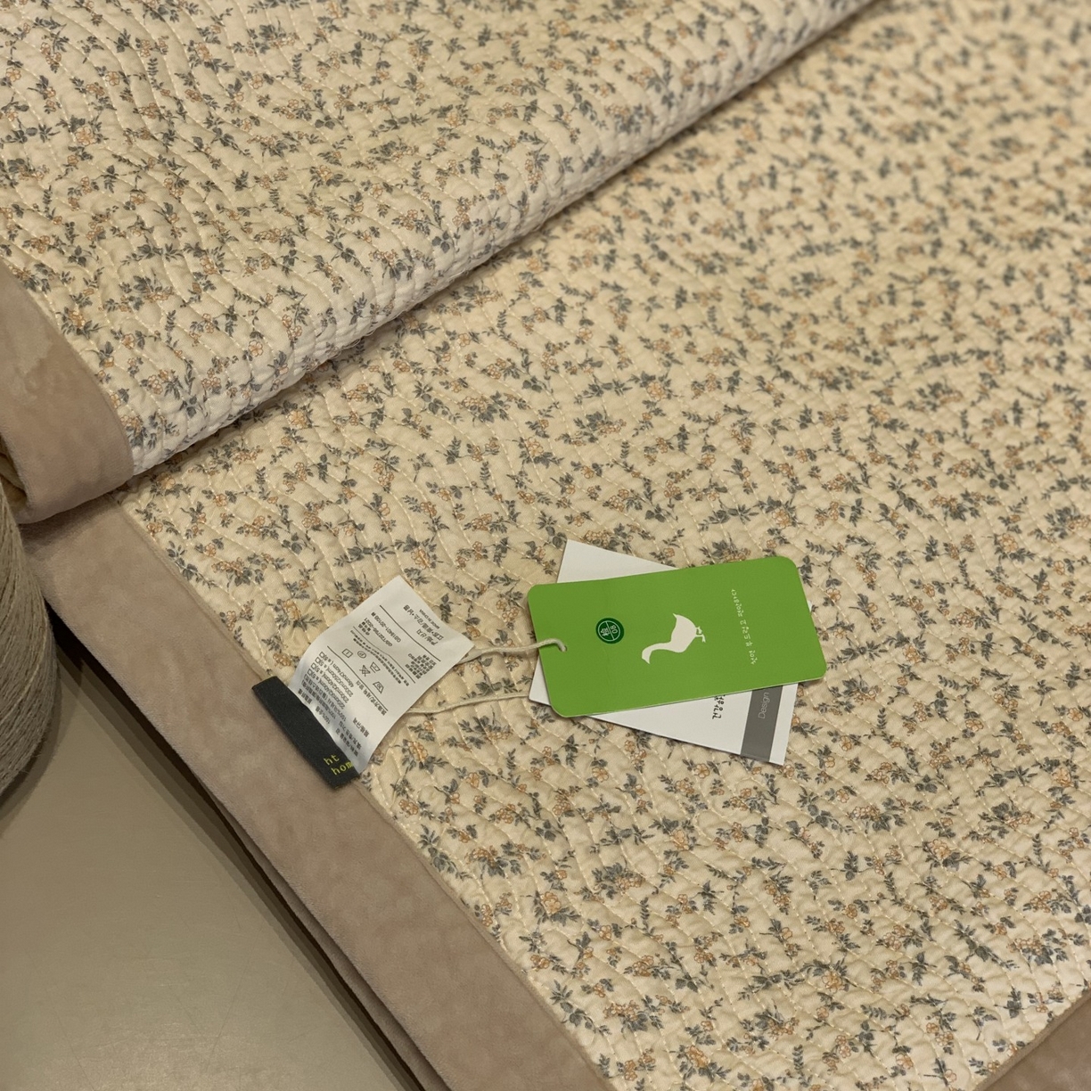 91家纺网 家纺一手货源 找家纺 汇庭 2025秋冬新款卡司绒单品床盖系列 香气