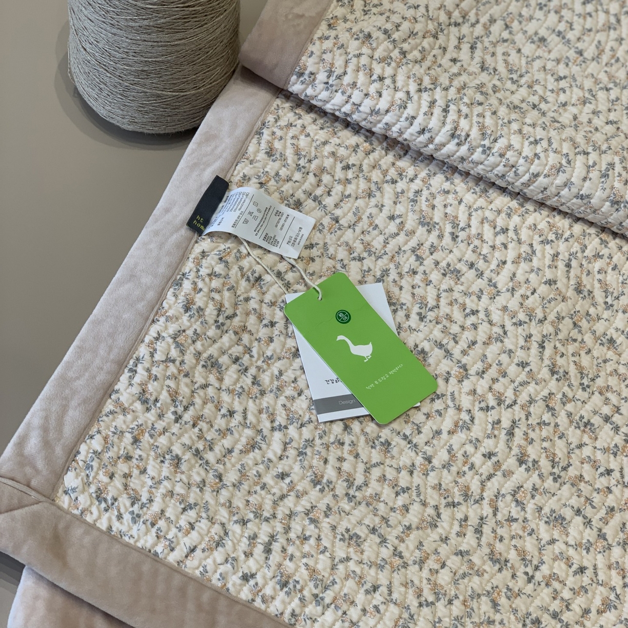 91家纺网 家纺一手货源 找家纺 汇庭 2025秋冬新款卡司绒单品床盖系列 香气