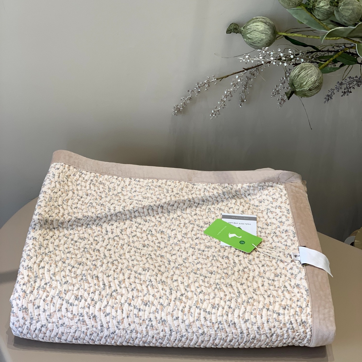 91家纺网 家纺一手货源 找家纺 汇庭 2025秋冬新款卡司绒单品床盖系列 香气