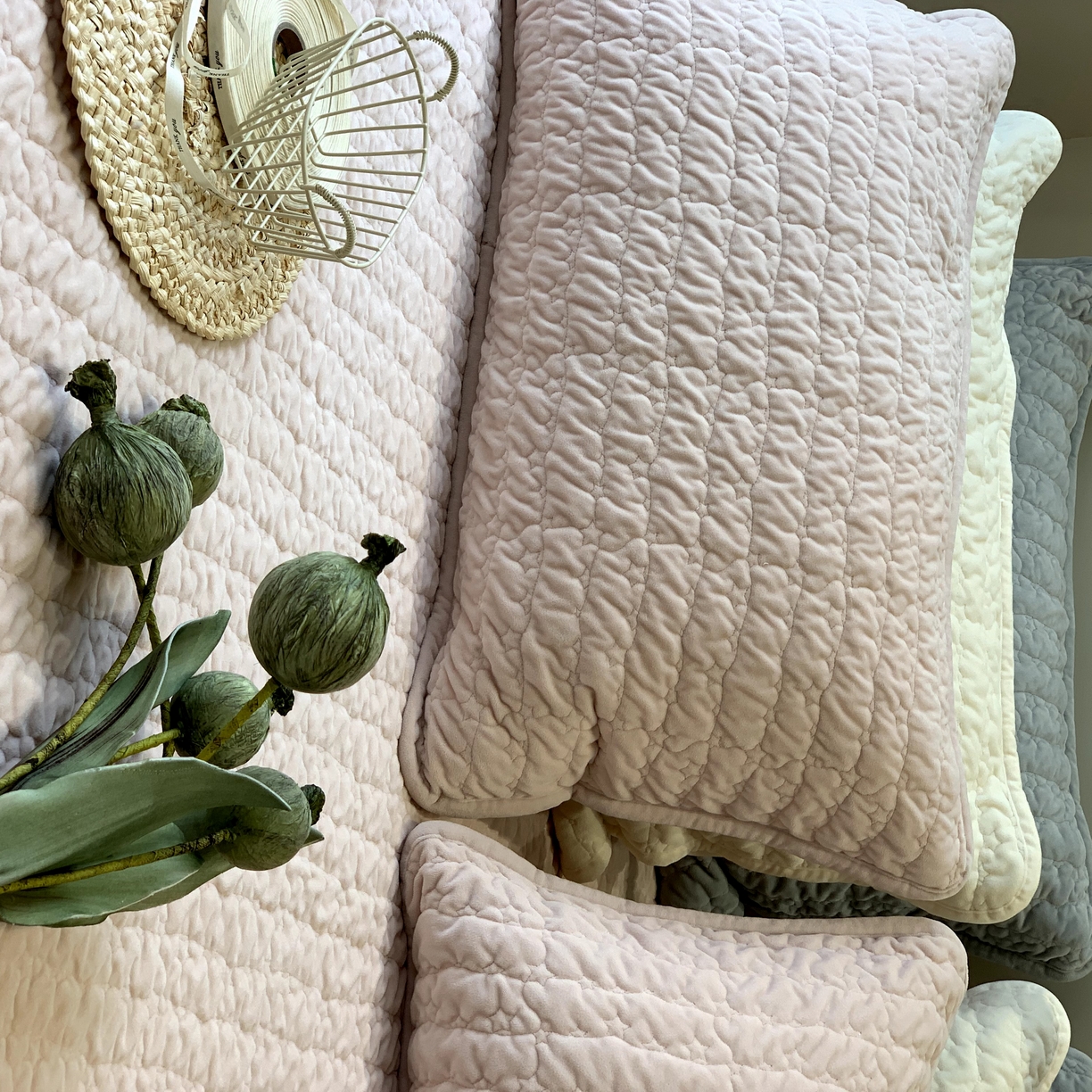 91家纺网 家纺一手货源 找家纺 汇庭 2025秋冬新款海洋星床盖三件套系列 粉色