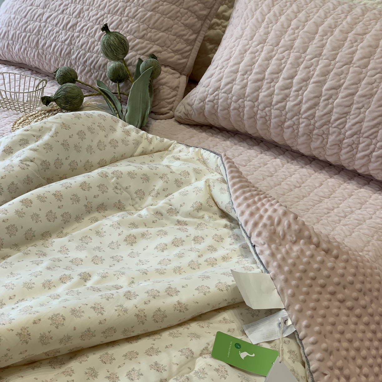 91家纺网 家纺一手货源 找家纺 汇庭 2025秋冬新款海洋星床盖三件套系列 粉色