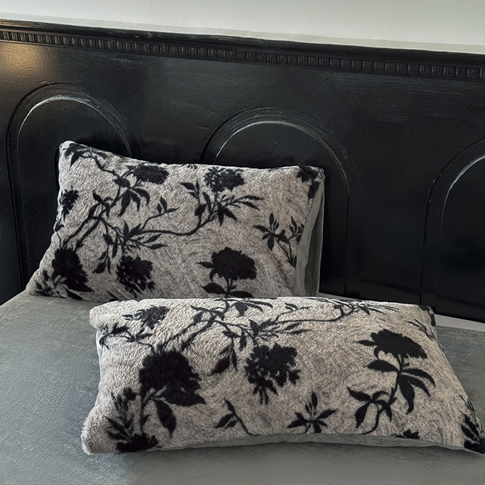 91家纺网 家纺一手货源 找家纺 梵克保罗 2025秋冬新款直播热款高克重兔毛绒牛奶绒印花四件套床笠款 花间灰