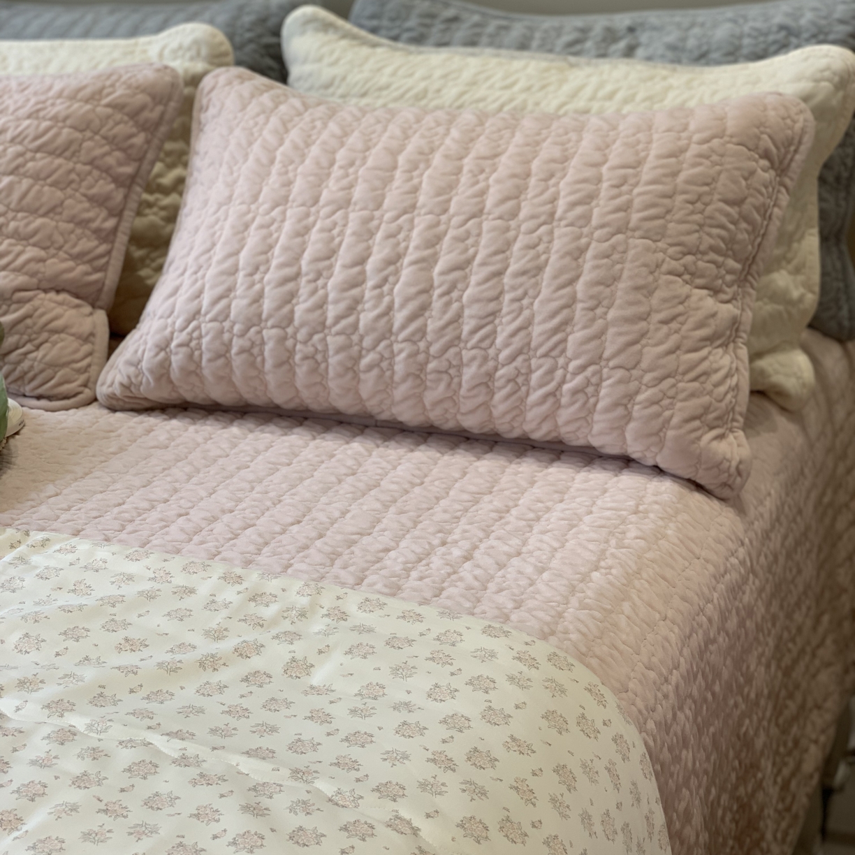 91家纺网 家纺一手货源 找家纺 汇庭 2025秋冬新款海洋星床盖三件套系列 粉色