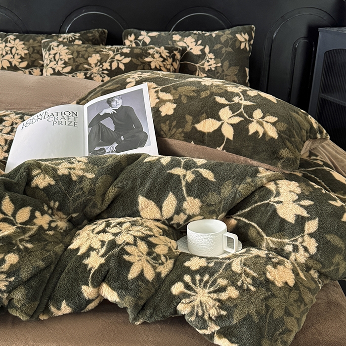 91家纺网 家纺一手货源 找家纺 梵克保罗 2025秋冬新款直播热款高克重兔毛绒牛奶绒印花四件套床笠款 花枝