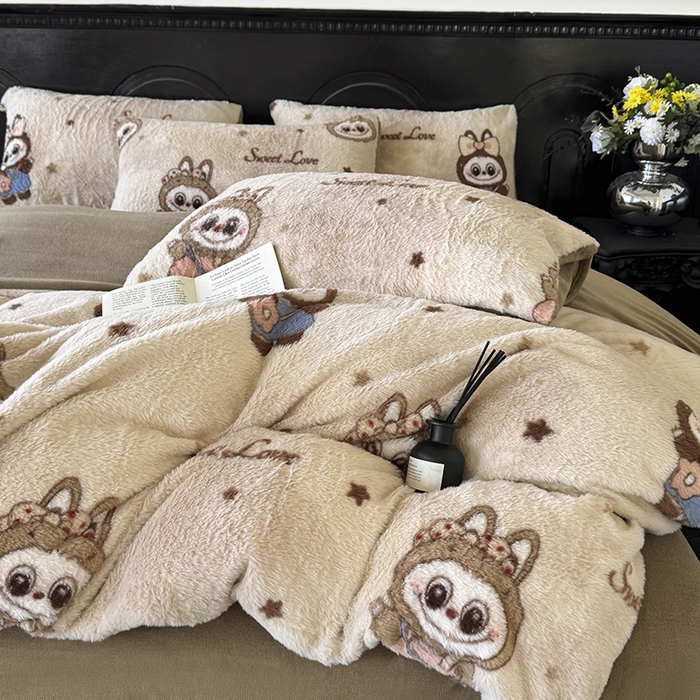 91家纺网 家纺一手货源 找家纺 梵克保罗 2025秋冬新款直播热款高克重兔毛绒牛奶绒印花四件套床笠款 拉布布