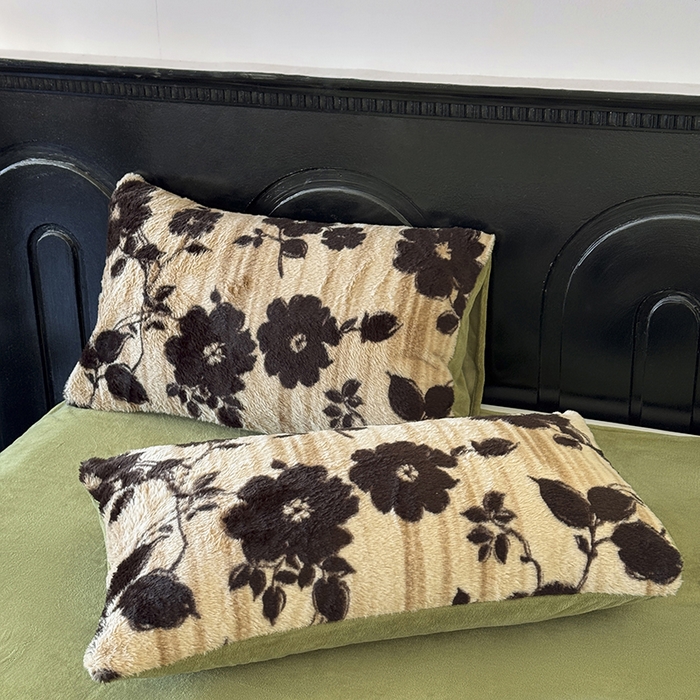 91家纺网 家纺一手货源 找家纺 梵克保罗 2025秋冬新款直播热款高克重兔毛绒牛奶绒印花四件套床笠款 绿野