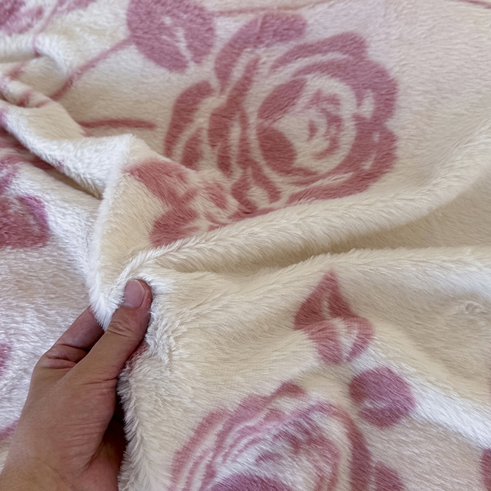 91家纺网 家纺一手货源 找家纺 梵克保罗 2025秋冬新款直播热款高克重兔毛绒牛奶绒印花四件套床笠款 玫语