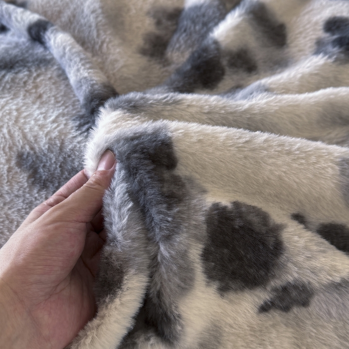 91家纺网 家纺一手货源 找家纺 梵克保罗 2025秋冬新款直播热款高克重兔毛绒牛奶绒印花四件套床笠款 墨染