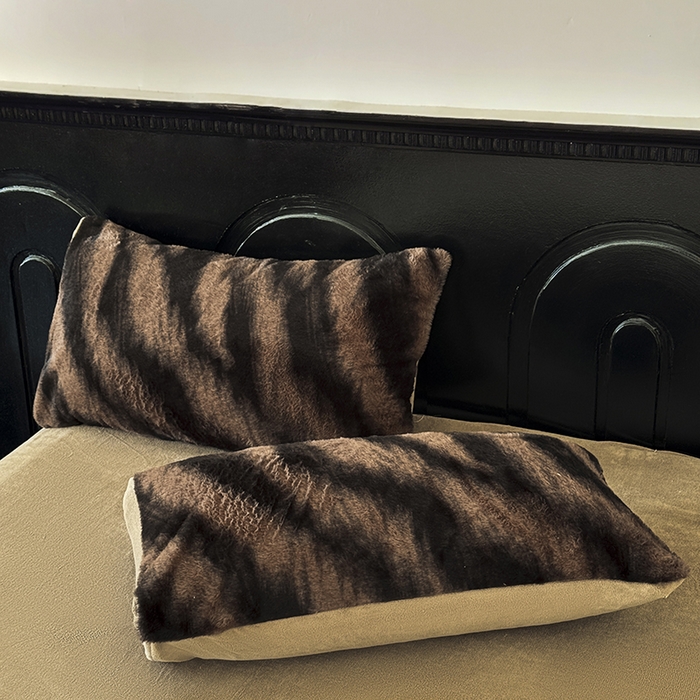 91家纺网 家纺一手货源 找家纺 梵克保罗 2025秋冬新款直播热款高克重兔毛绒牛奶绒印花四件套床笠款 棕野