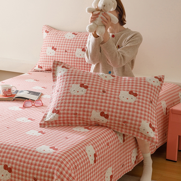 91家纺网 家纺一手货源 找家纺 麻依 2025新款安心棉床盖三件全棉四层纱布床单 凯蒂的快乐