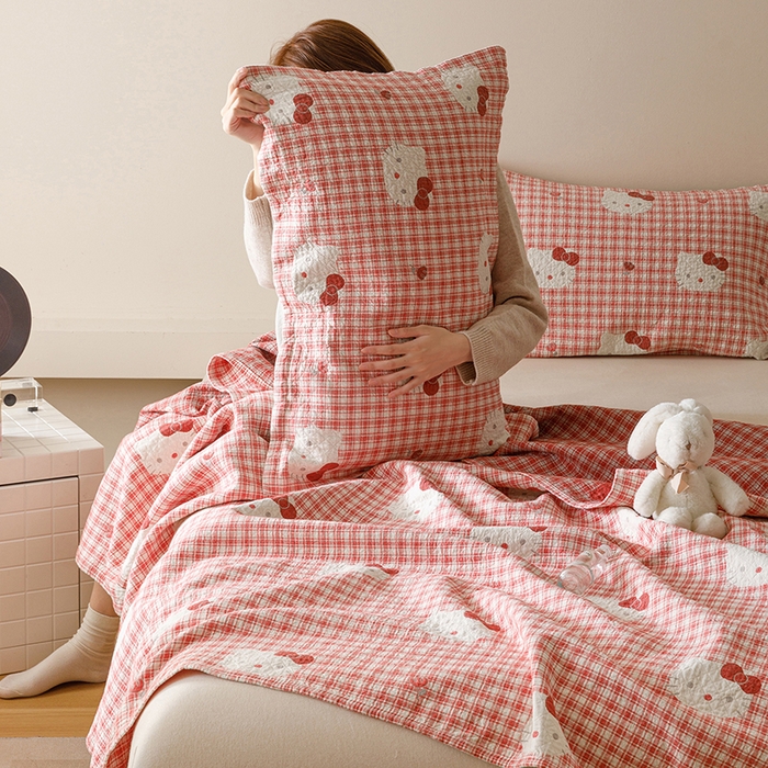 91家纺网 家纺一手货源 找家纺 麻依 2025新款安心棉床盖三件全棉四层纱布床单 凯蒂的快乐