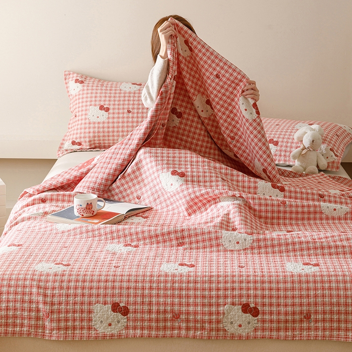 91家纺网 家纺一手货源 找家纺 麻依 2025新款安心棉床盖三件全棉四层纱布床单 凯蒂的快乐