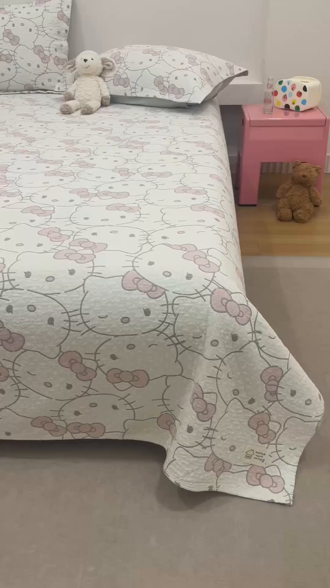 91家纺网 家纺一手货源 找家纺 麻依 2025新款安心棉床盖三件全棉四层纱布床单 团团KT