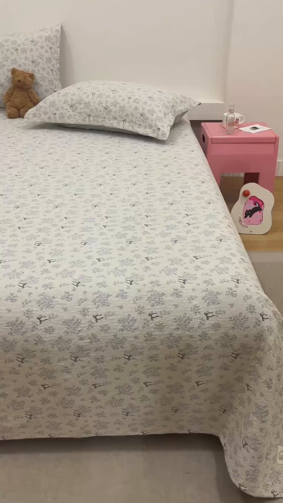 91家纺网 家纺一手货源 找家纺 麻依 2025新款安心棉床盖三件全棉四层纱布床单 雪漫