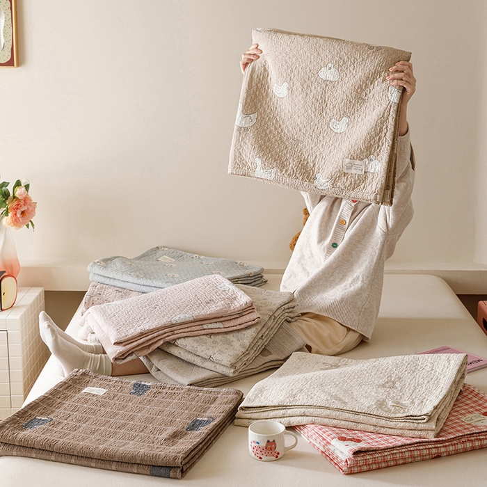 91家纺网 家纺一手货源 找家纺 麻依 2025新款安心棉床盖三件全棉四层纱布床单 组合